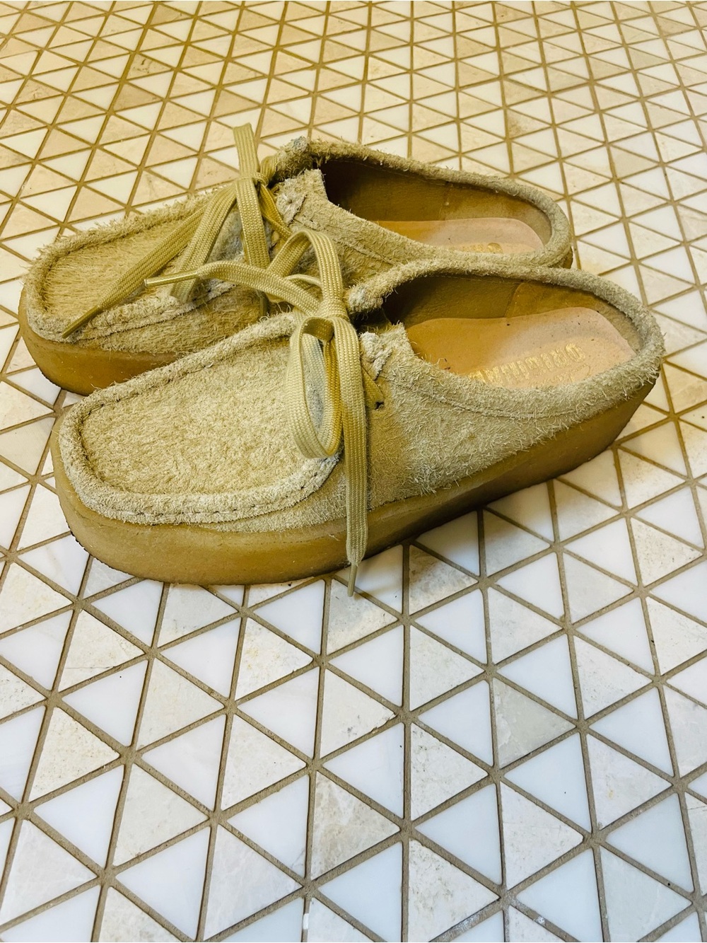 Clarks Wallabee Mule Women’s Size 8 Beige